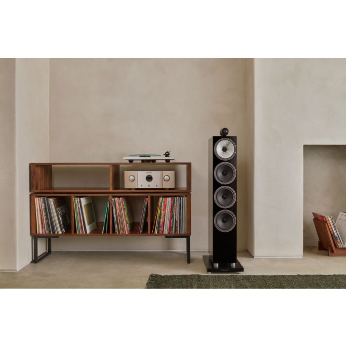 Bowers & Wilkins 702 S3