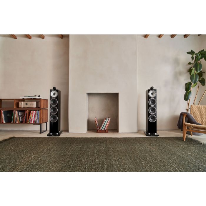 Bowers & Wilkins 702 S3