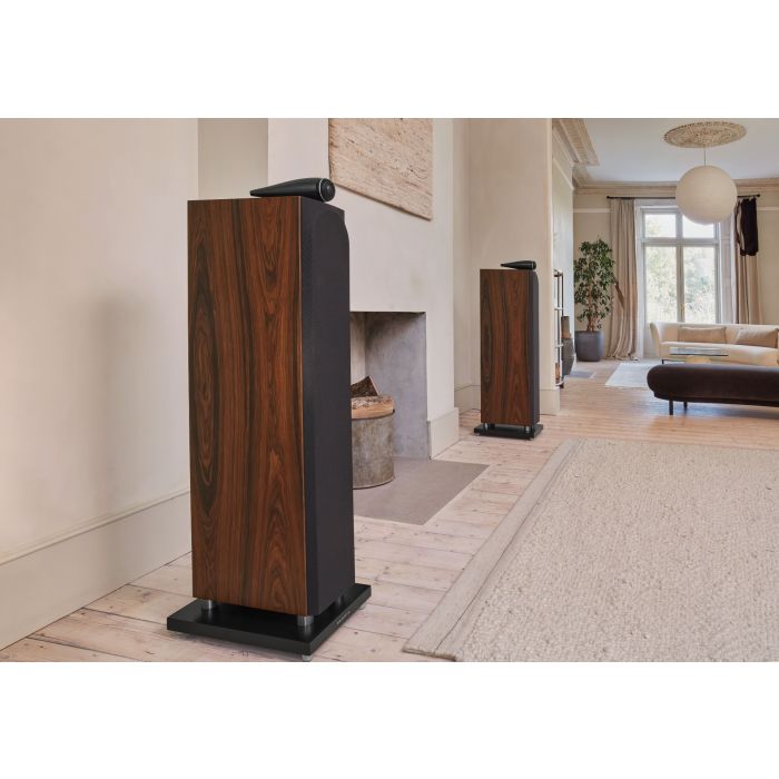 Bowers & Wilkins 702 S3