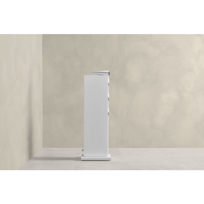 Bowers & Wilkins 703 S3