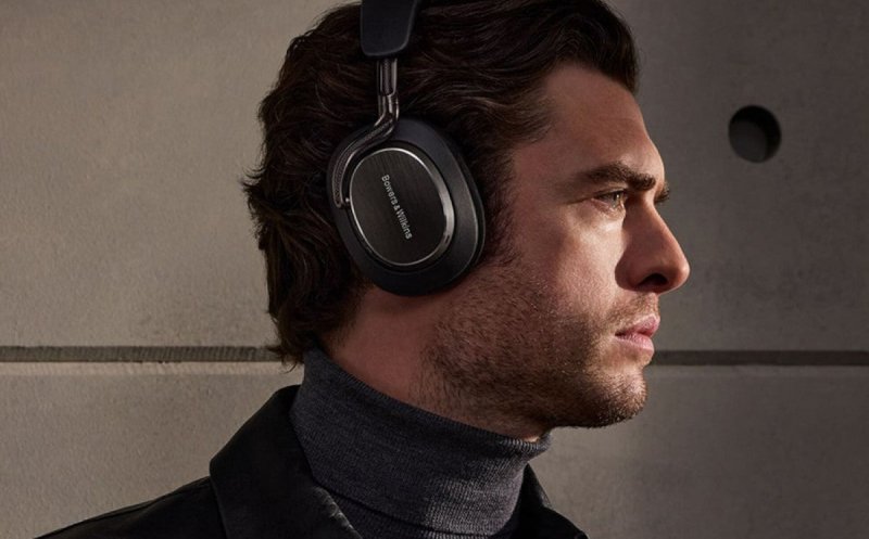 Bowers & Wilkins Px8 S2