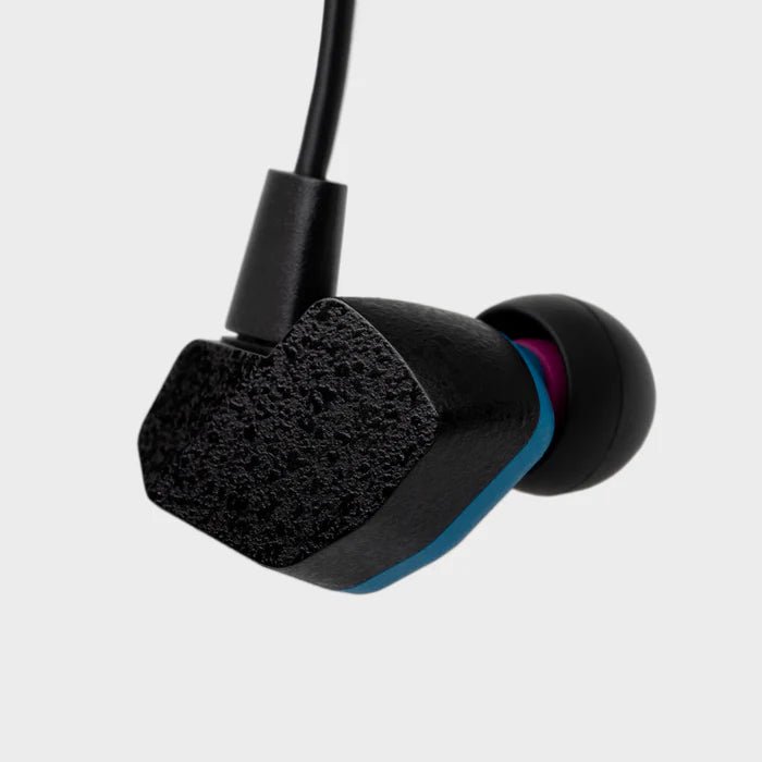 Final Audio A2000