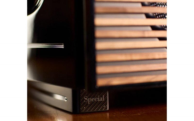 REL Carbon Special Black Label