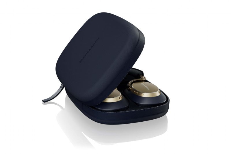Bowers & Wilkins Px8 S2