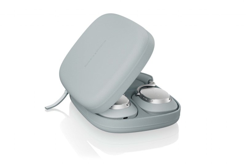 Bowers & Wilkins Px8 S2
