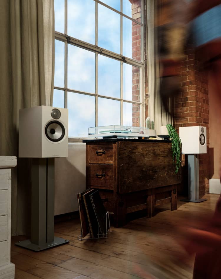 Bowers & Wilkins  606 S3