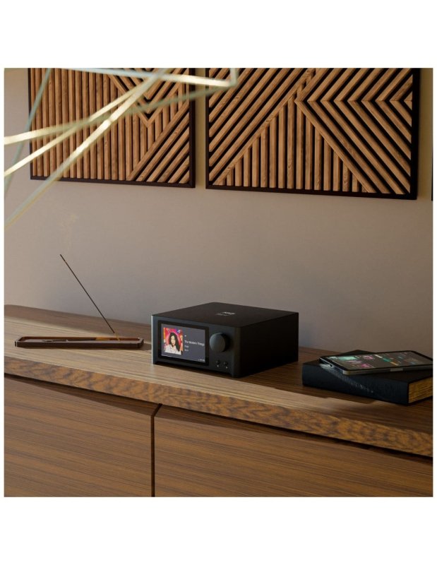 NAD 700 V2