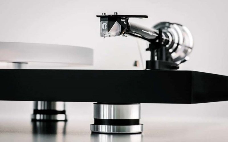 Pro-Ject Debut Reference 10